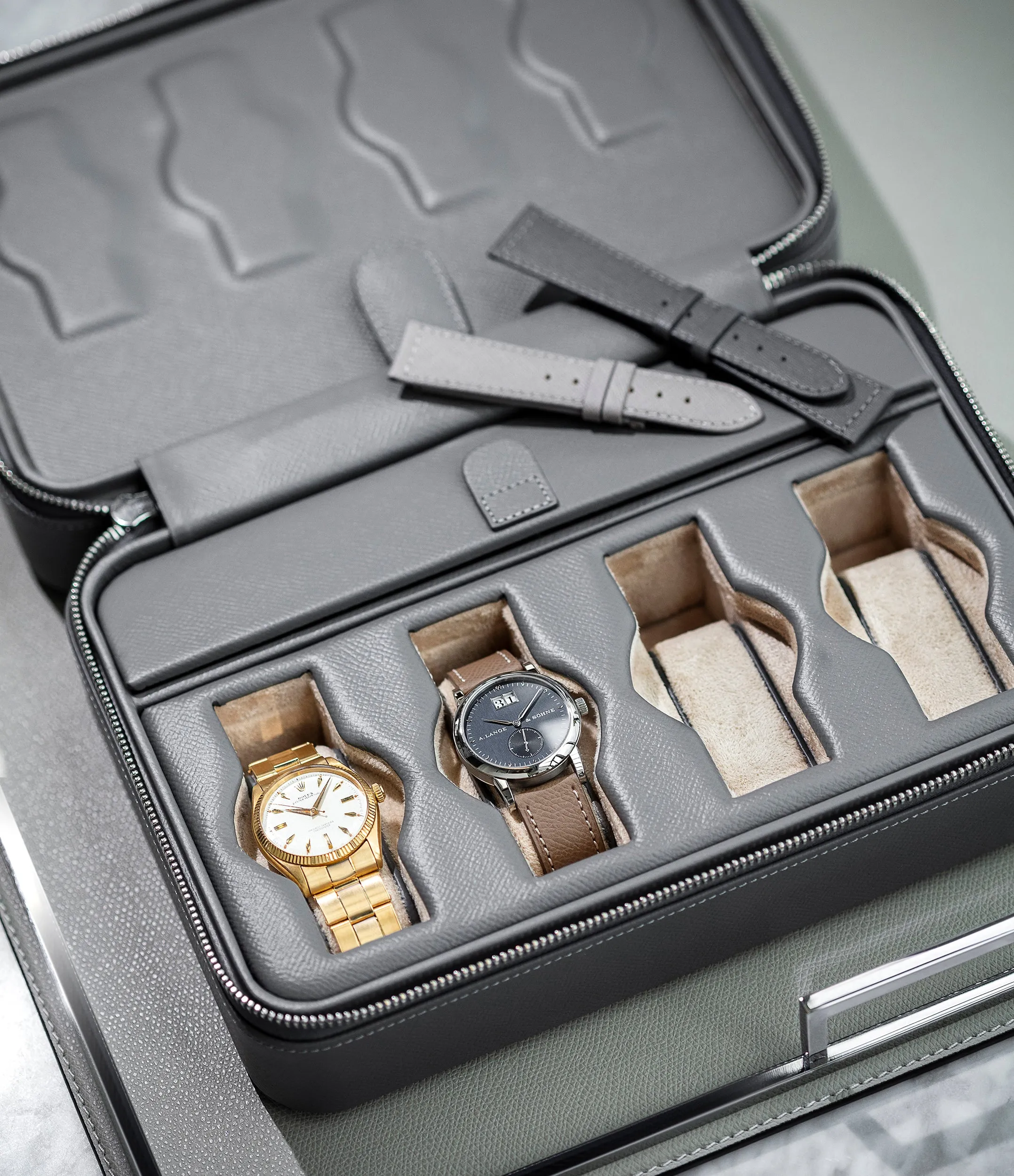 eight-watch box, grained leather