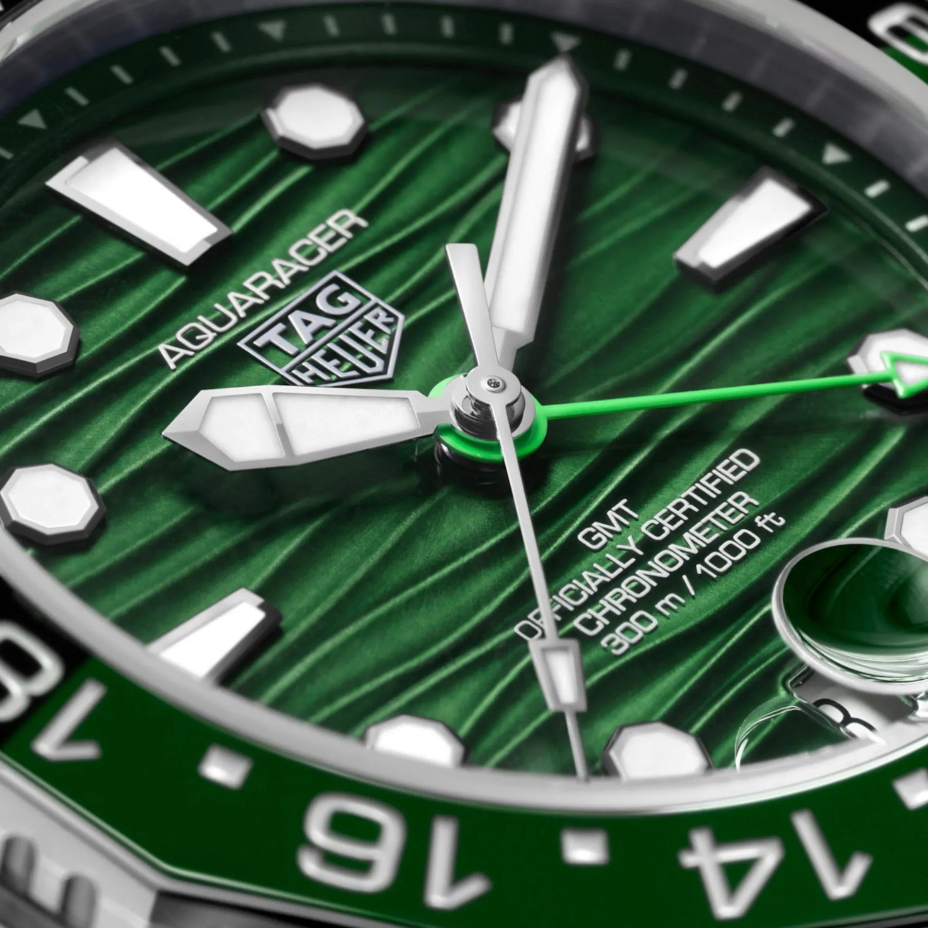 Tag Heuer Aquaracer Professional 300 GMT Men's Green Watch WBP5115.BA0013